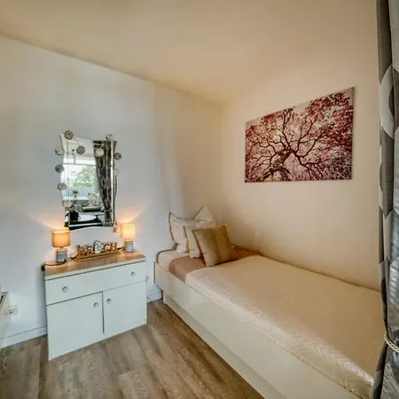 - Haus E, App 0e0308 Heiligenhafen